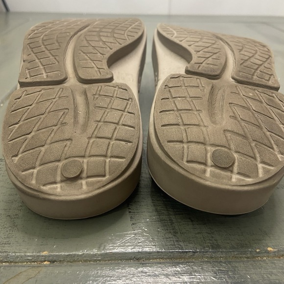 OOFOS OOlala Womens Sz 6 Recovery Flip Flop Thong Tan Beige Sandals EU 37 - Picture 9 of 10